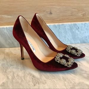 Manolo Blahnik Hangisi Burgundy Velvet 